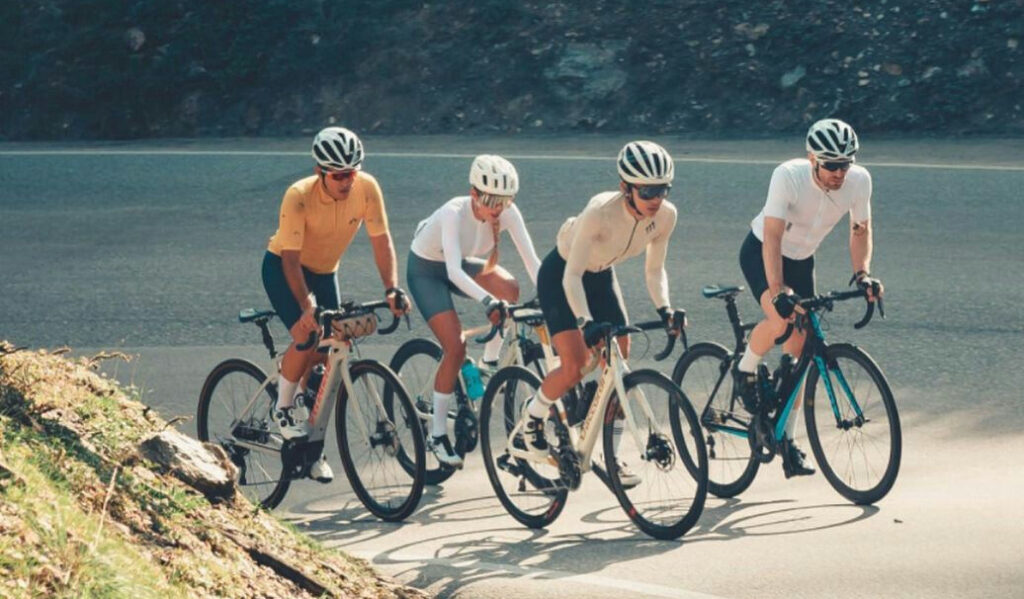 bike speed iniciante tamanho de quadro bicicleta Shimano 105 vale a pena carbono vs alumínio bike quanto custa bike speed